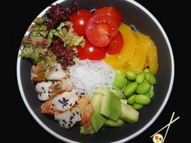 Поке с креветкой и фунчозой