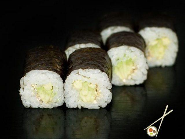 Ролл Авокадо маки