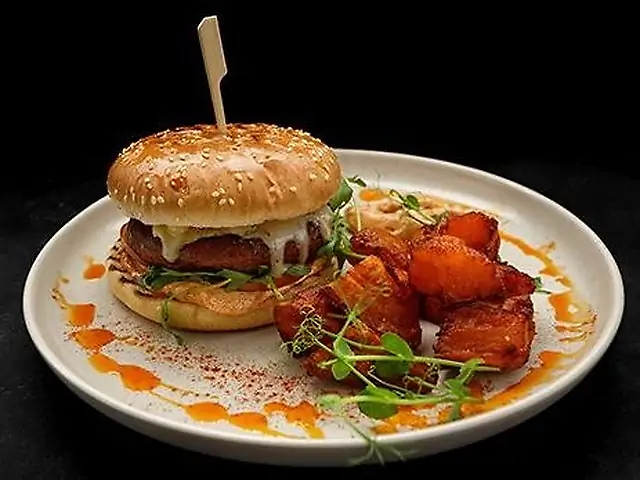 Веганский бургер с котлетой Beyond meat криспи бататом