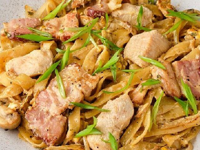 Кабонара по тайськи з беконом та куркою (1+1)