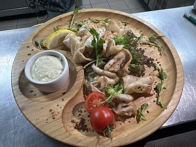 Кальмар на мангалі