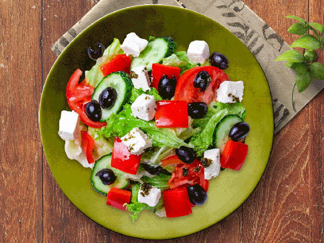 Салат Греко з песто