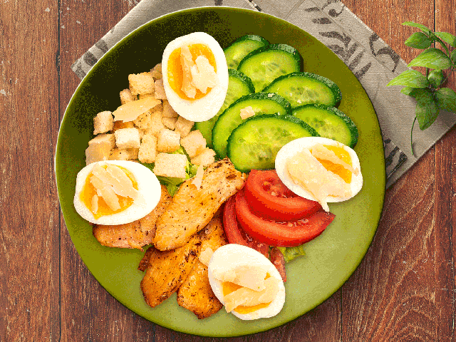 Салат Цезар з куркою