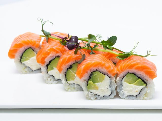 Big Філадельфія з Лососем та авокадо