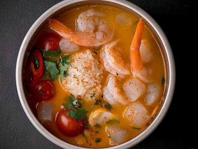 Том Ям з креветкою та гребінцем