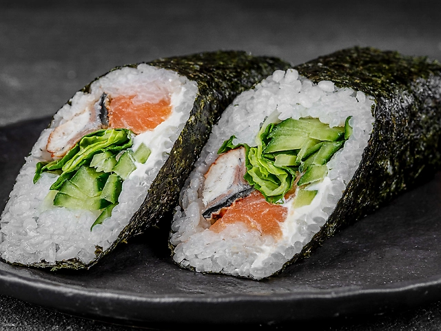 Hand Roll з вугрем та сьомгою