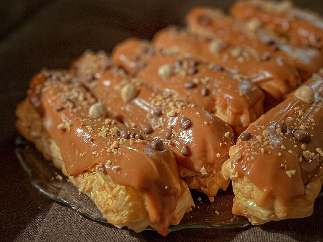 Еклер карамельний