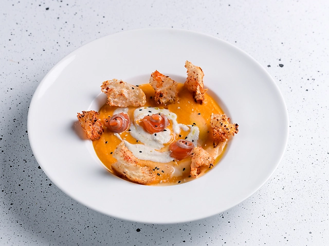 Гарбузовий крем суп з лососем