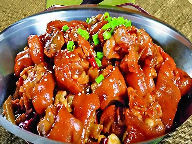 Гострі свинячі ніжки