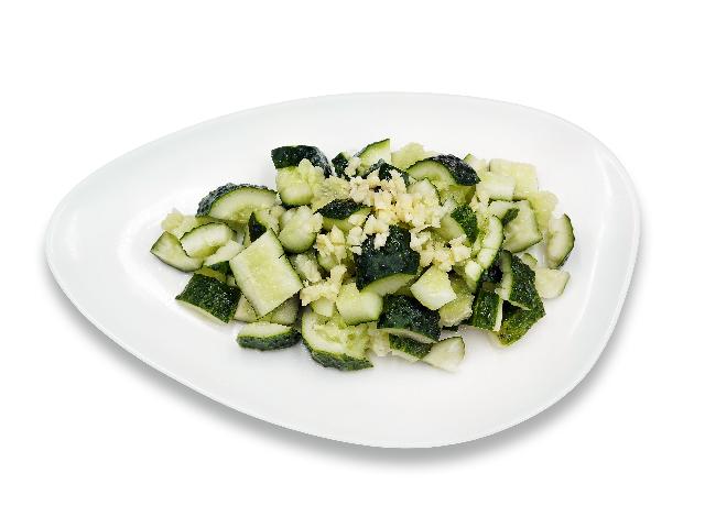 Биті огірки з чесноком