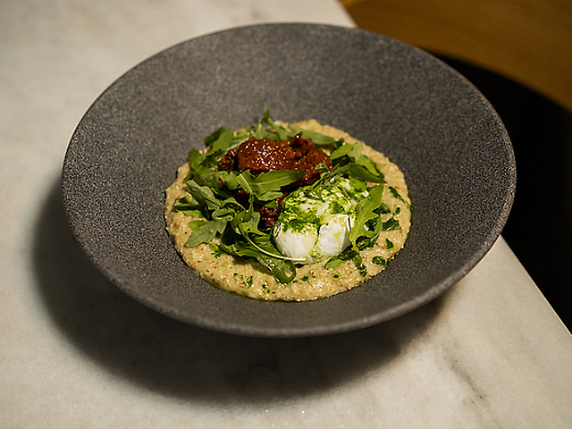 Вівсянка з песто і в'яленими томатами