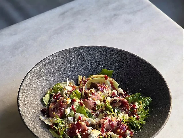 Салат з качкою та свеклою