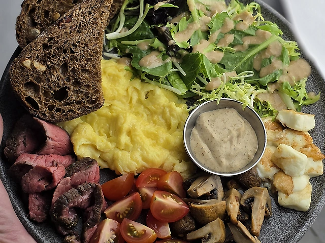 Ранковий чемпіон з ростбіфом