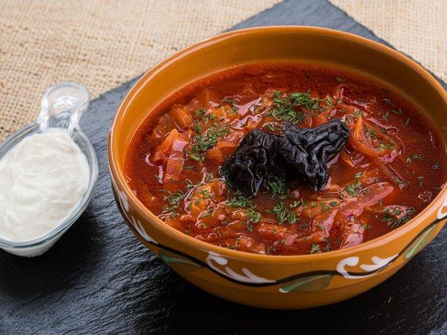 Борщ пісний з копченою грушею