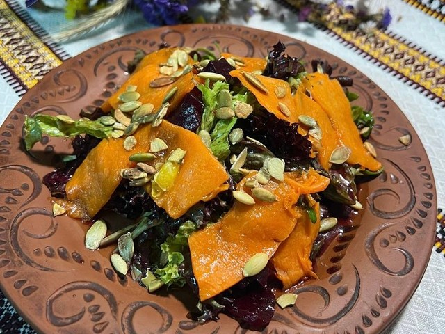 Салат із запеченим гарбузом та буряком