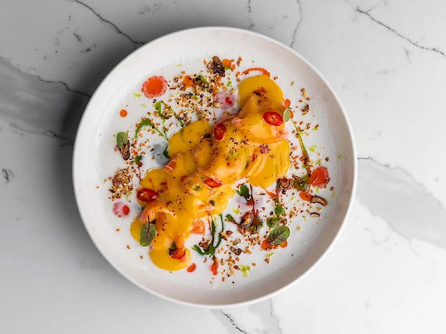 Севіче з форелі з манговим соусом