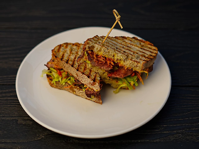 Стейк-брондвіч