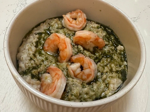 Пармезано - Вершкова Цільнозернова Вівсянка з Креветками та Базиліковим домашнім Песто