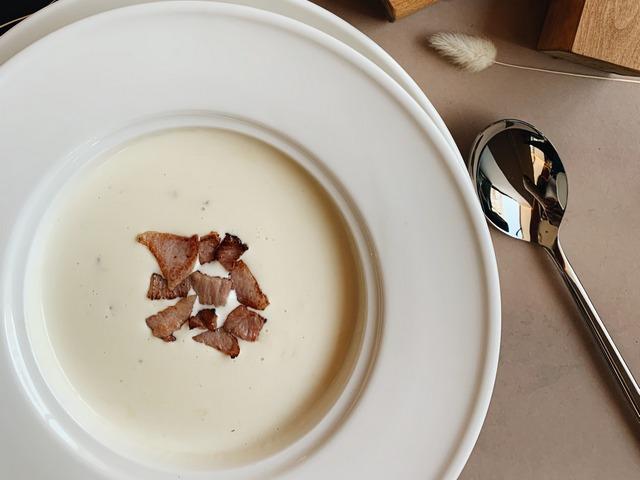 Сирний крем-суп з шинкою