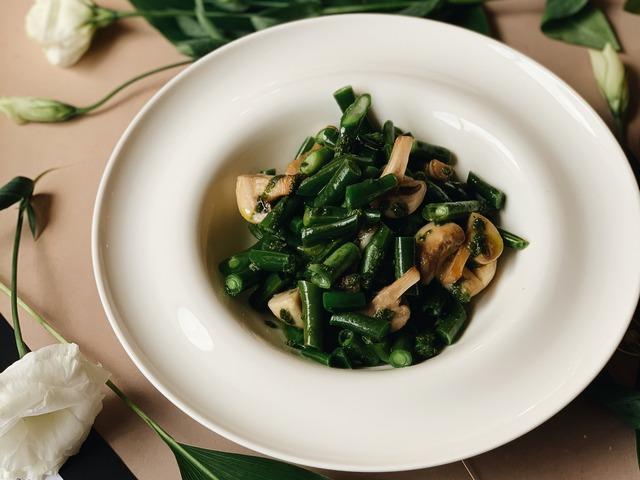 Стручкова квасоля з грибами