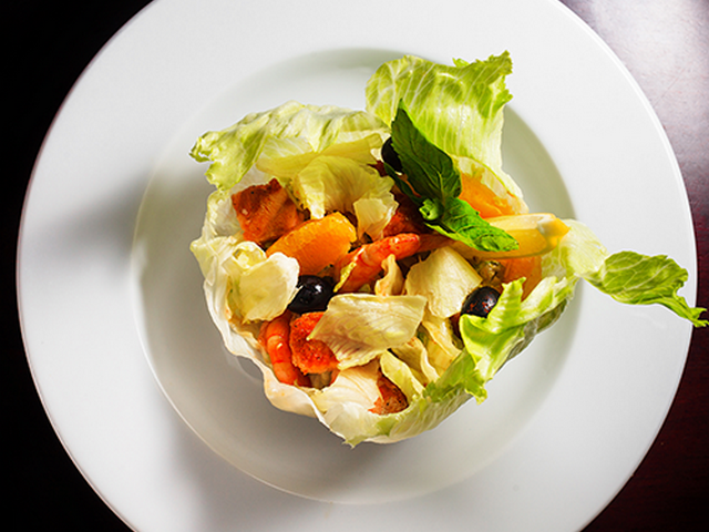 Салат Цезарь рибний