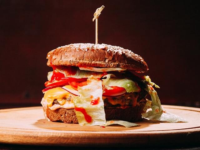 Фреш Бургер МЕНЮ, з телятиною (соус Тейсті)