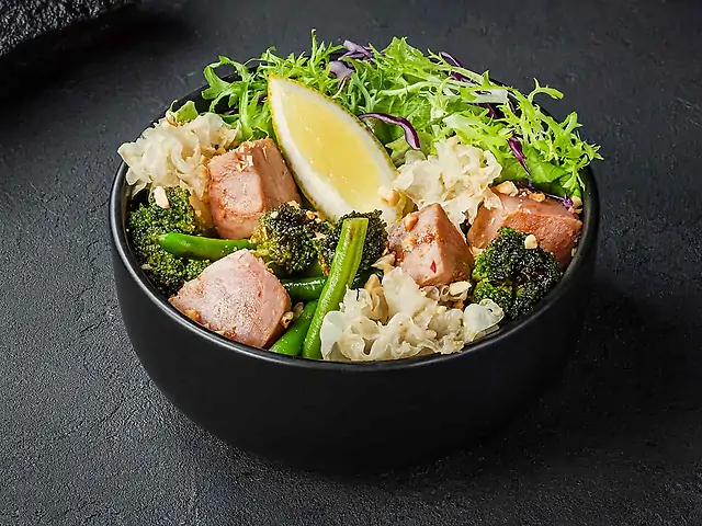 Боул з тунцем в соусі Пад Тай