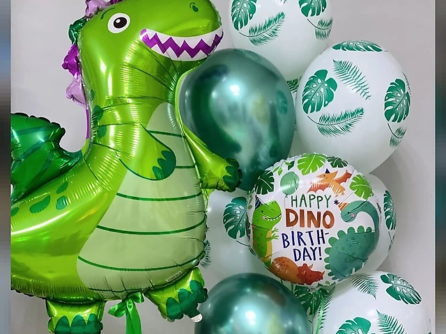 Композиція з динозавриком