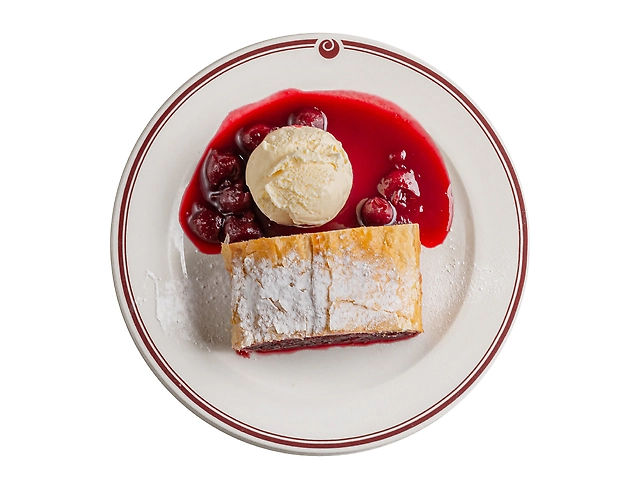 Штрудель вишневий