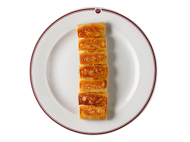 Тонкі млинці з куркою