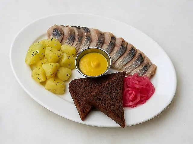 Селедочка малосольная с картошечкой