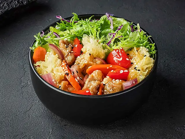 Боул з куркою в кисло-солодкому соусі