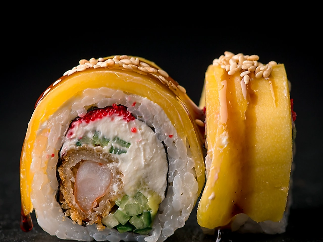 Tropical roll