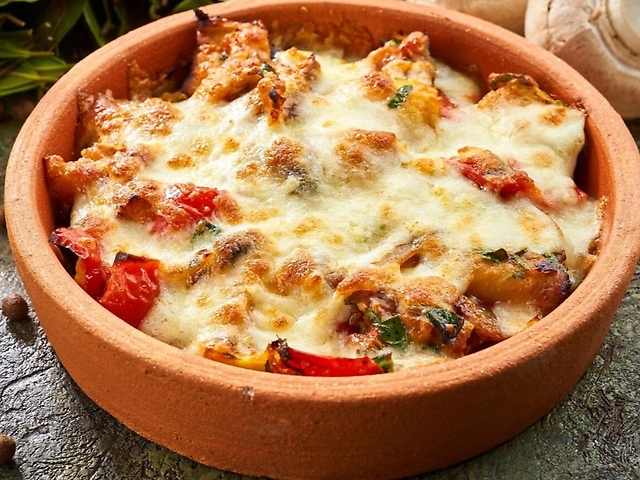 Аджабсандал с сыром сулугуни