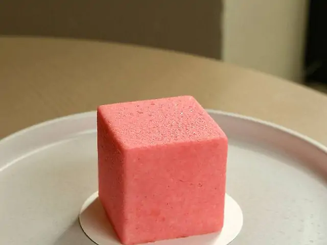 Медовик з малиною