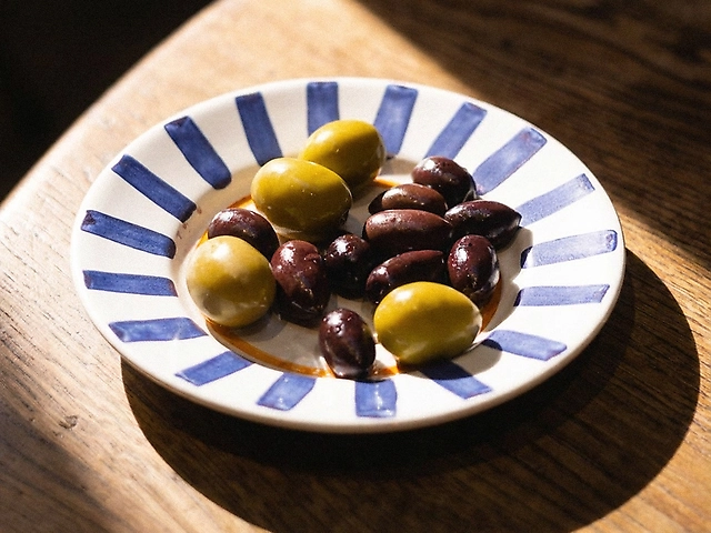 Грецькі оливки Каламата й Халкідіки