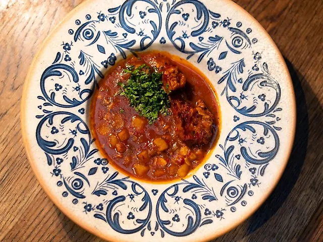 Суп Магірето з підкопченим реберцем хрюші та беконом