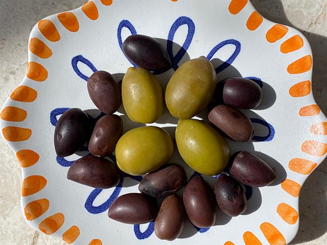 Грецькі оливки Каламата й Халкідіки