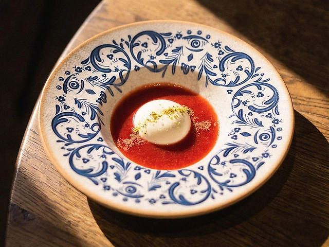 Літо Греції : йогурт, малина, фісташка