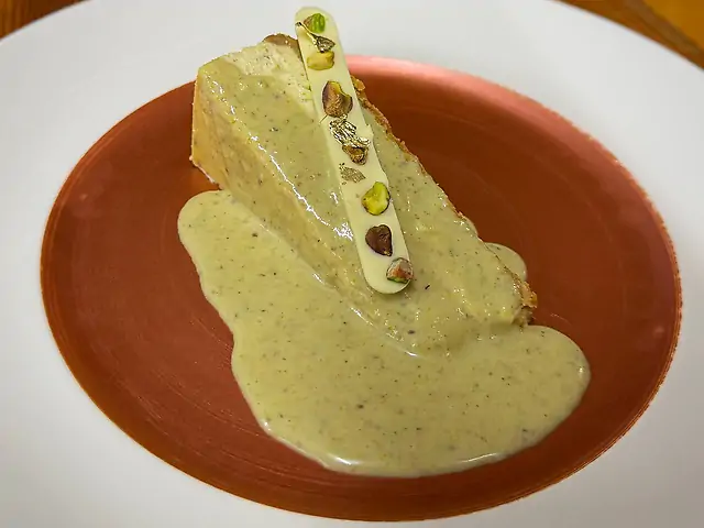 Чизкейк фісташковий