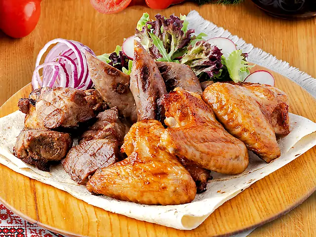 Мясне асорті на грилі