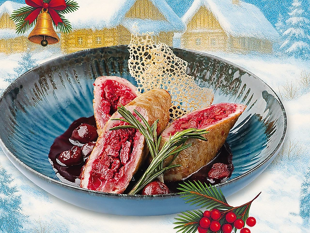 Завианець зі свинини з вишнями на соусі глінтвейн