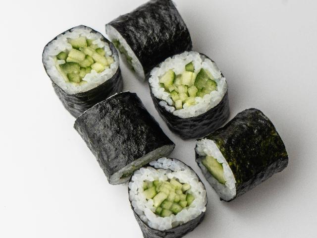 Макі з огірком