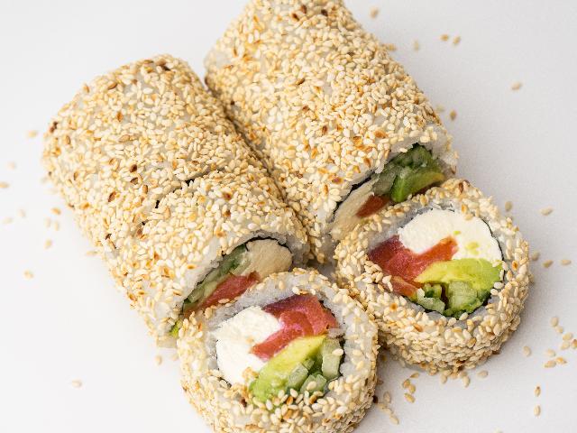 Рол Філадельфія з тунцем в кунжуті: Філадельфія з тунцем в кунжуті