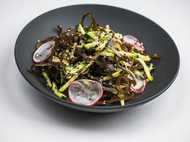Салат с морской капустой