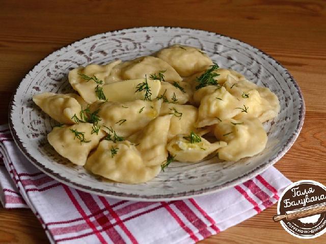 Вареники с соленым сыром