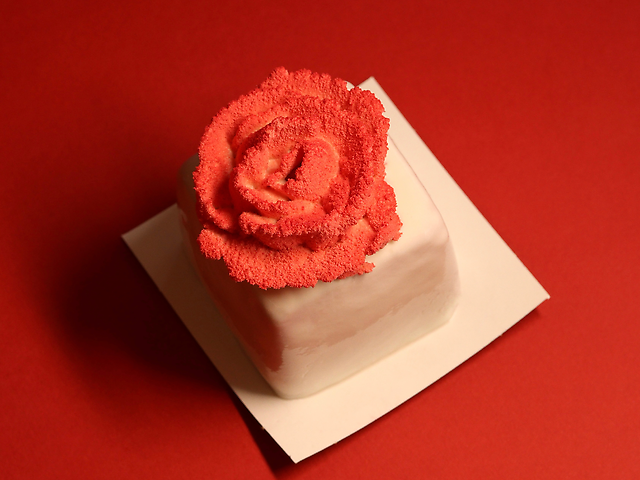 Десерт троянда