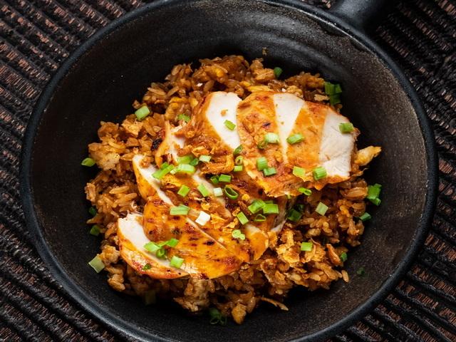 Смажений рис з курятиною