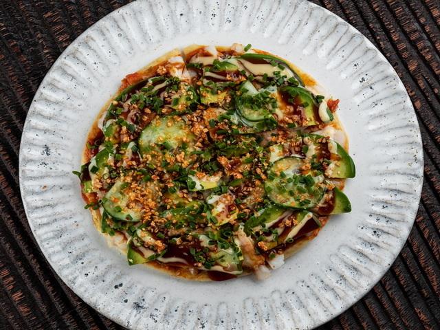 Ротті з креветкою та авокадо