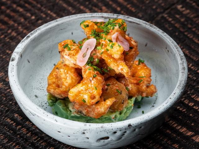 Попкорн з креветок, тар тар з авокадо